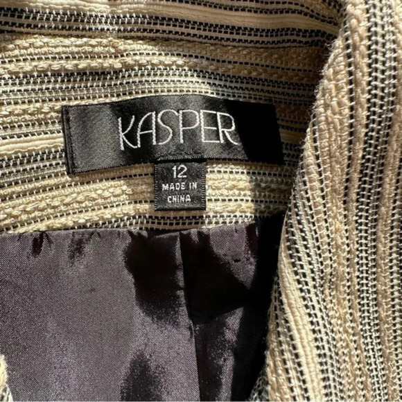 Kasper 12 cream & black tweed thin striped 3 button blazer - Picture 6 of 7